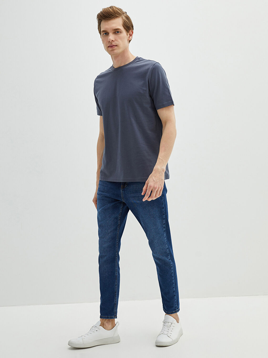 Базовая мужская футболка из чесаного хлопка с круглым вырезом и короткими рукавами-1