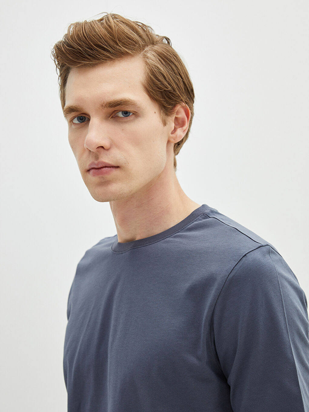 Базовая мужская футболка из чесаного хлопка с круглым вырезом и короткими рукавами-2