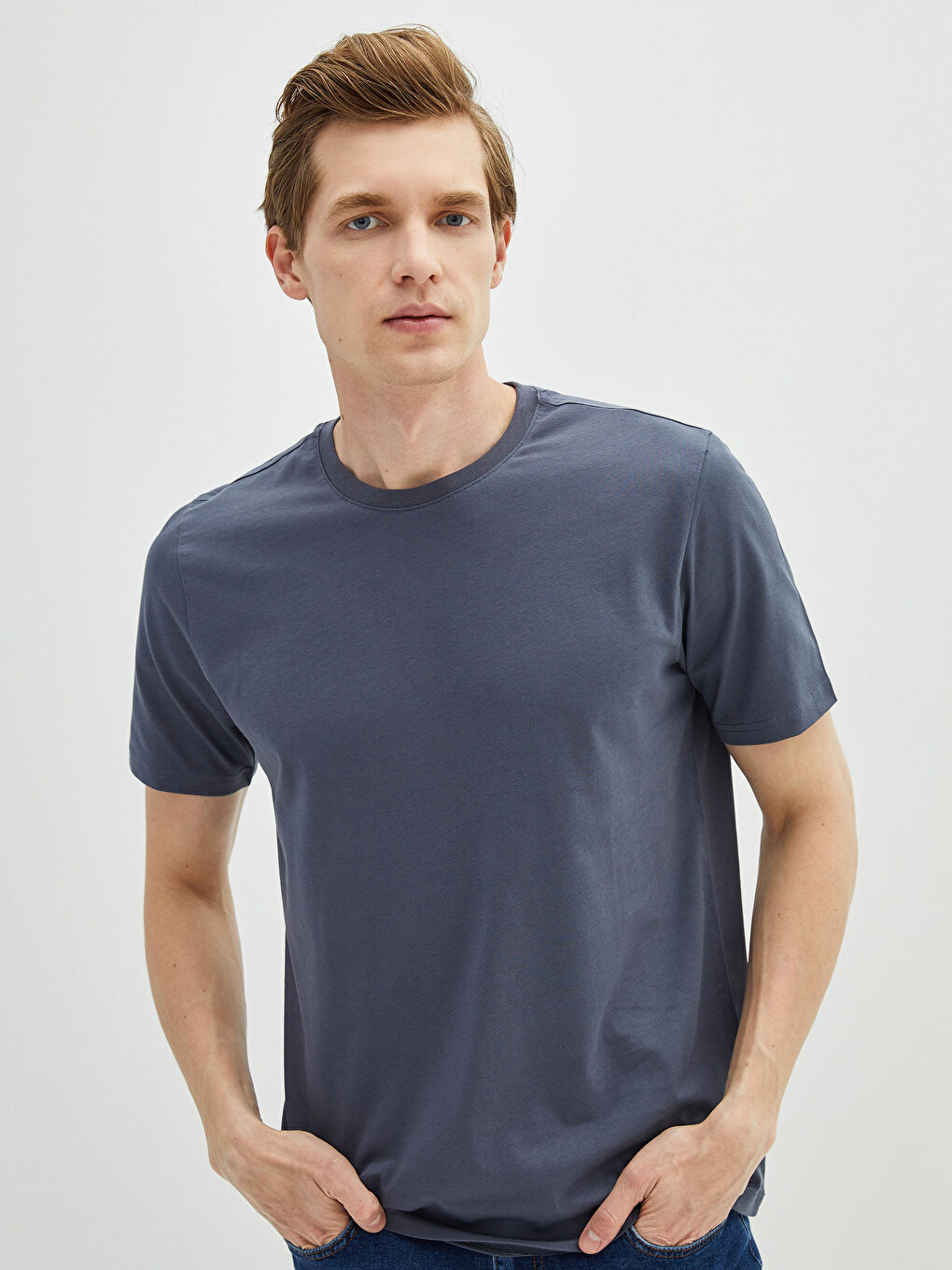 Базовая мужская футболка из чесаного хлопка с круглым вырезом и короткими рукавами-4