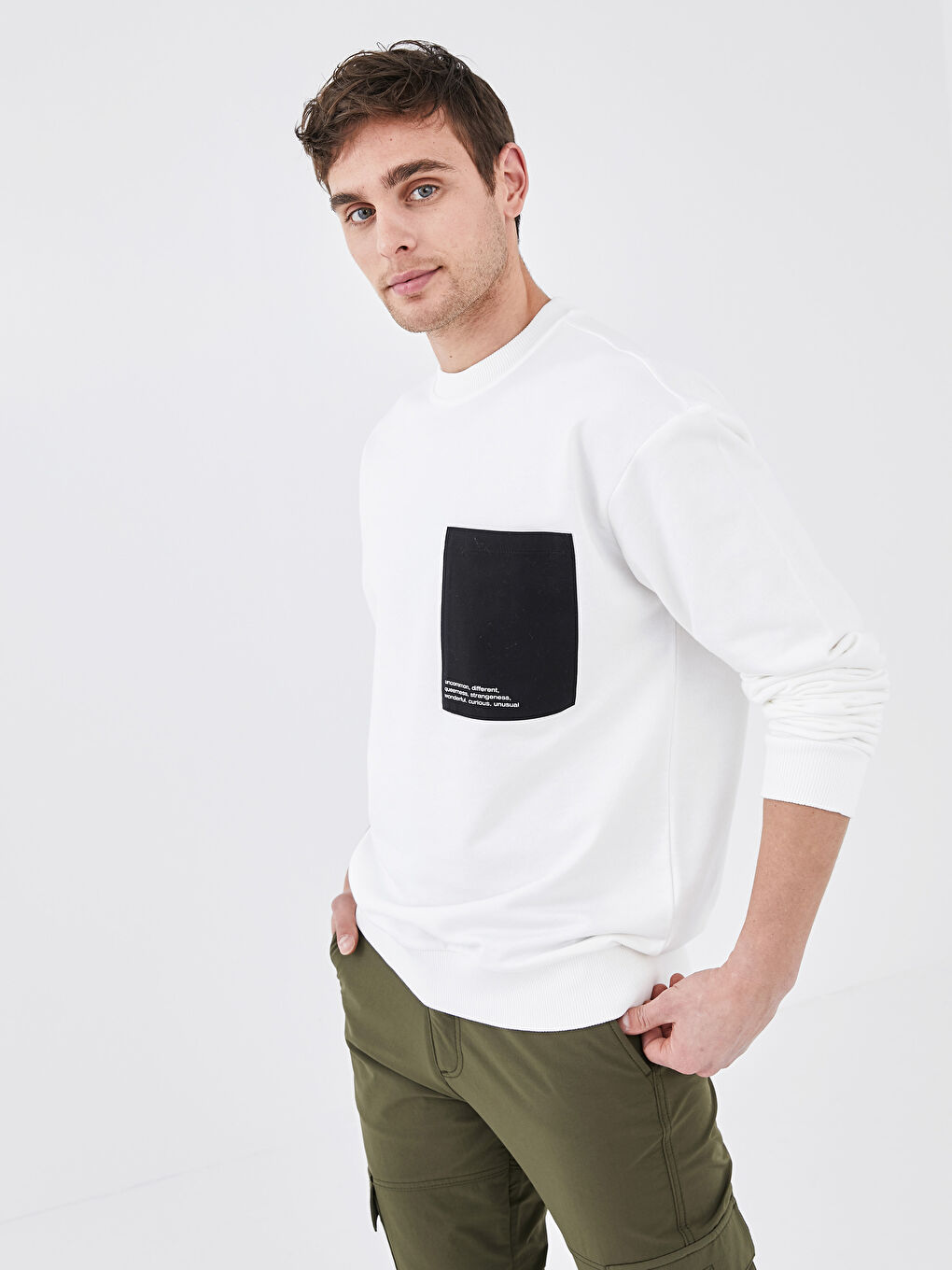 Beyaz Bisiklet Yaka Uzun Kollu Kalın Erkek Sweatshirt