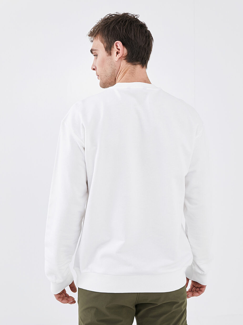 Beyaz Bisiklet Yaka Uzun Kollu Kalın Erkek Sweatshirt-4