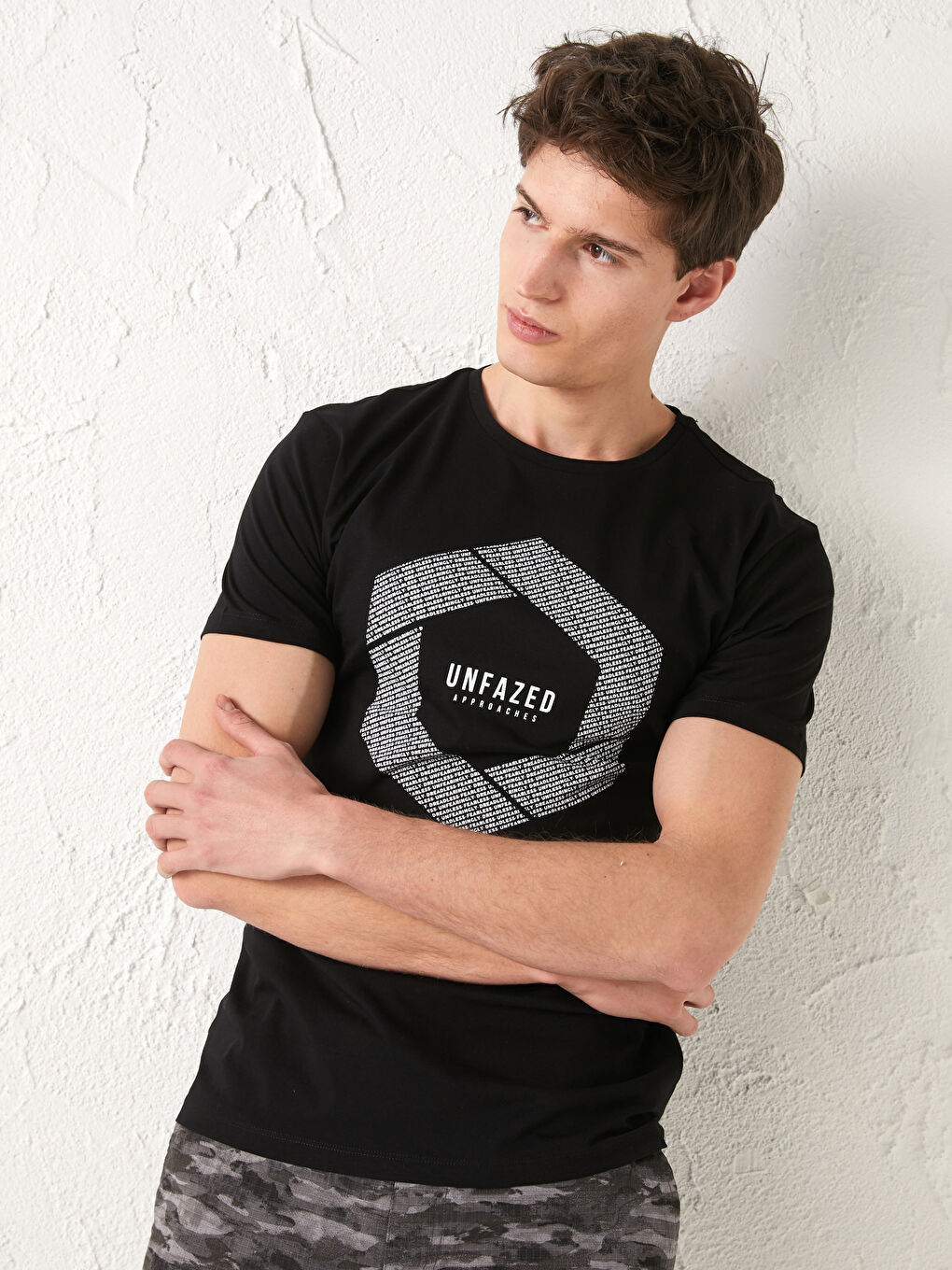 تيشيرت رجالي ياقة دائرية كم قصير مطبوع قطن ممشط-2