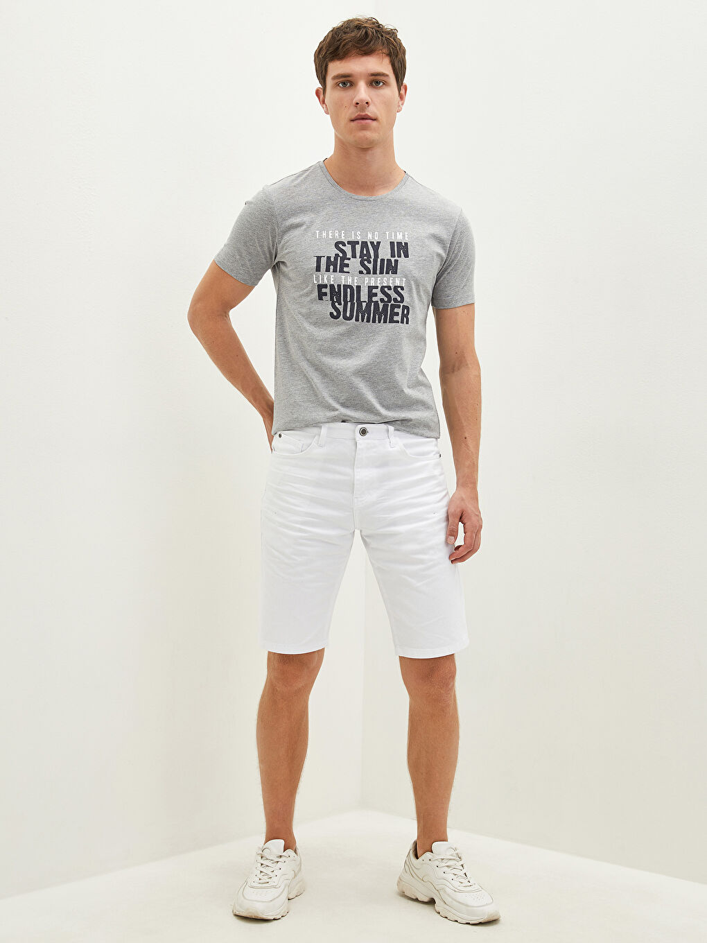 Gri Bisiklet Yaka Kısa Kollu Baskılı Penye Erkek Tişört-4