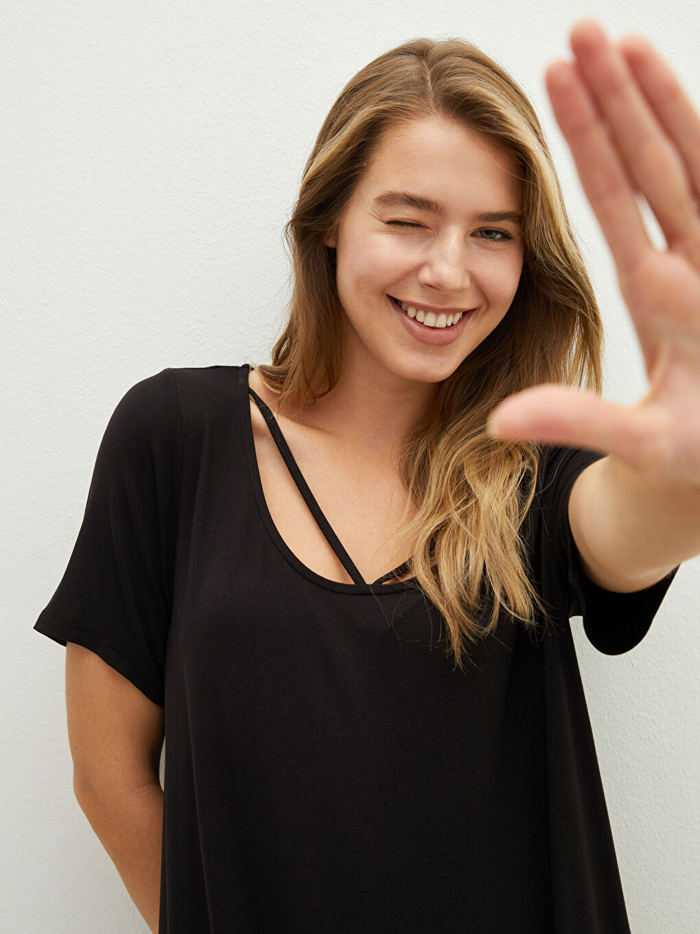 Siyah U Yaka Düz Kısa Kollu A Kesim Kadın Elbise-3