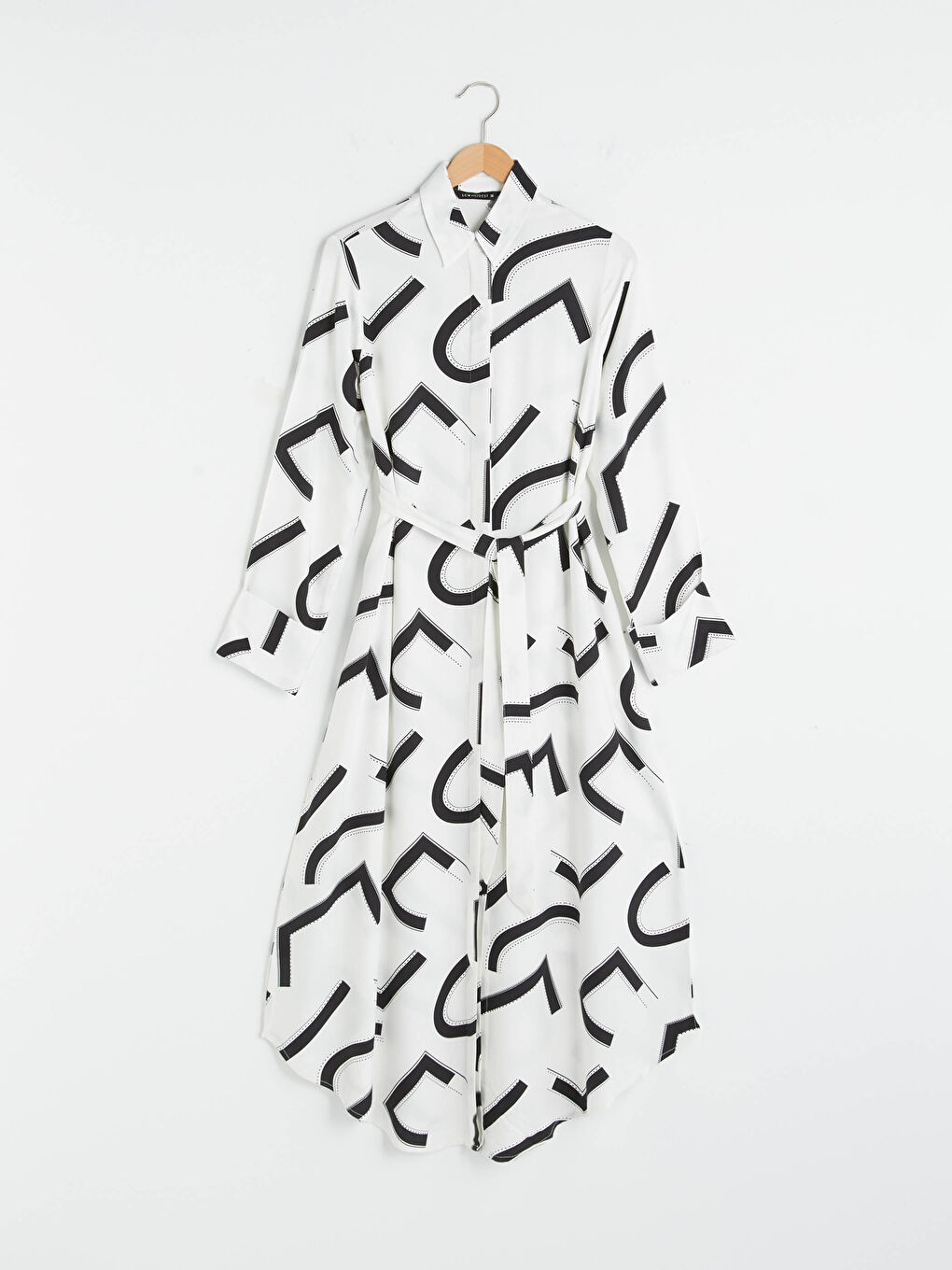 Beyaz Gömlek Yaka Desenli Beli Kuşaklı Uzun Kollu Belmando Kumaş Kadın Elbise-4