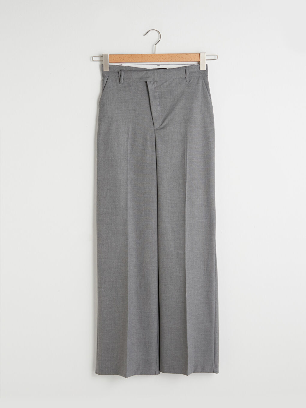 Women Wide Fit Pocket Detail Straight Trousers-5