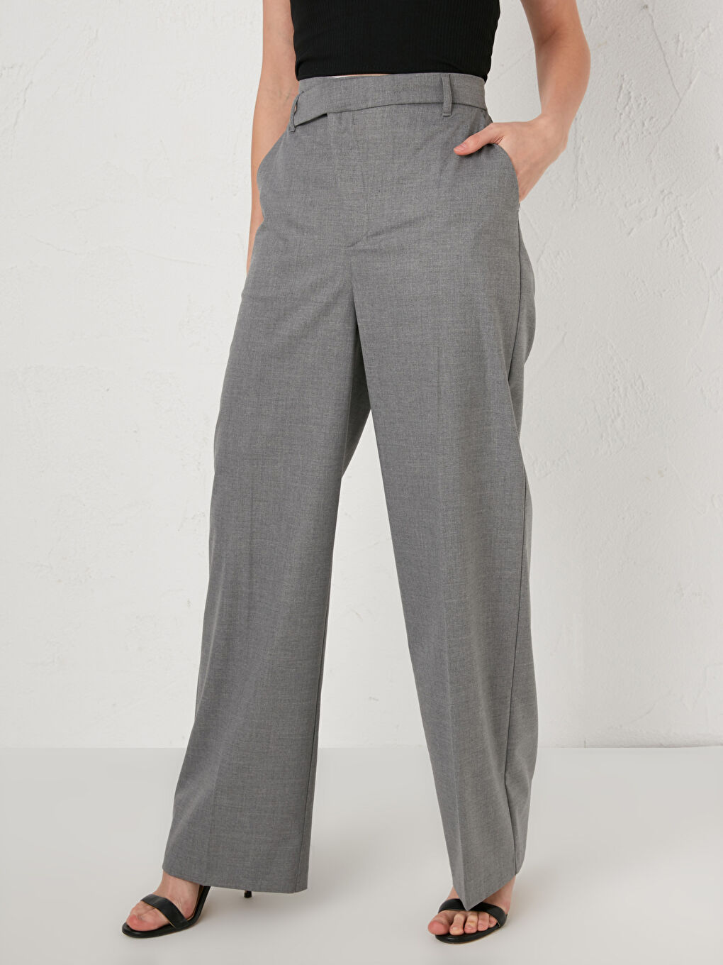 Women Wide Fit Pocket Detail Straight Trousers-2