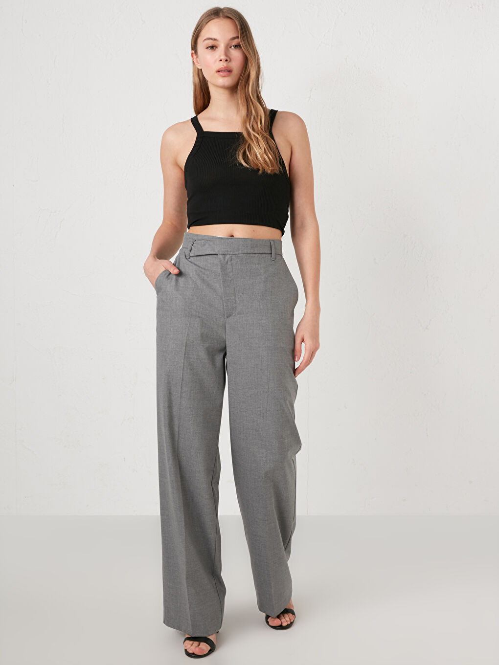 Women Wide Fit Pocket Detail Straight Trousers-4