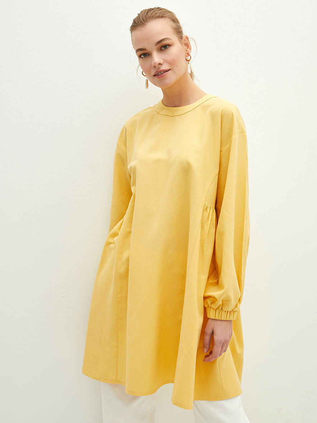 تونيك نسائي بأكمام طويلة ورقبة دائرية سادة-1