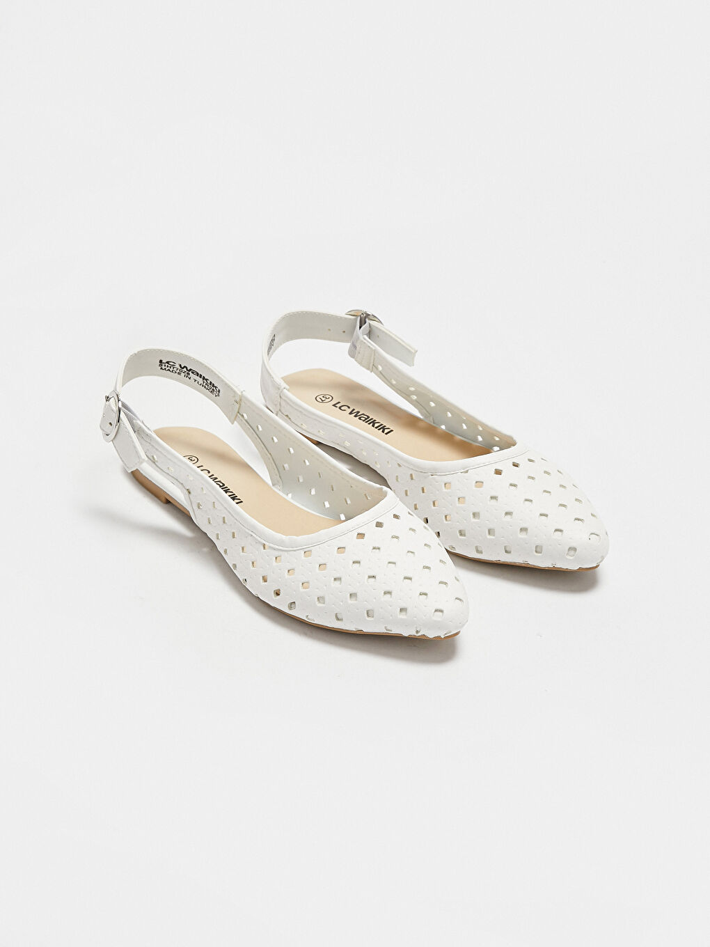 Beyaz Kadın Sivri Burun Babet Ayakkabı