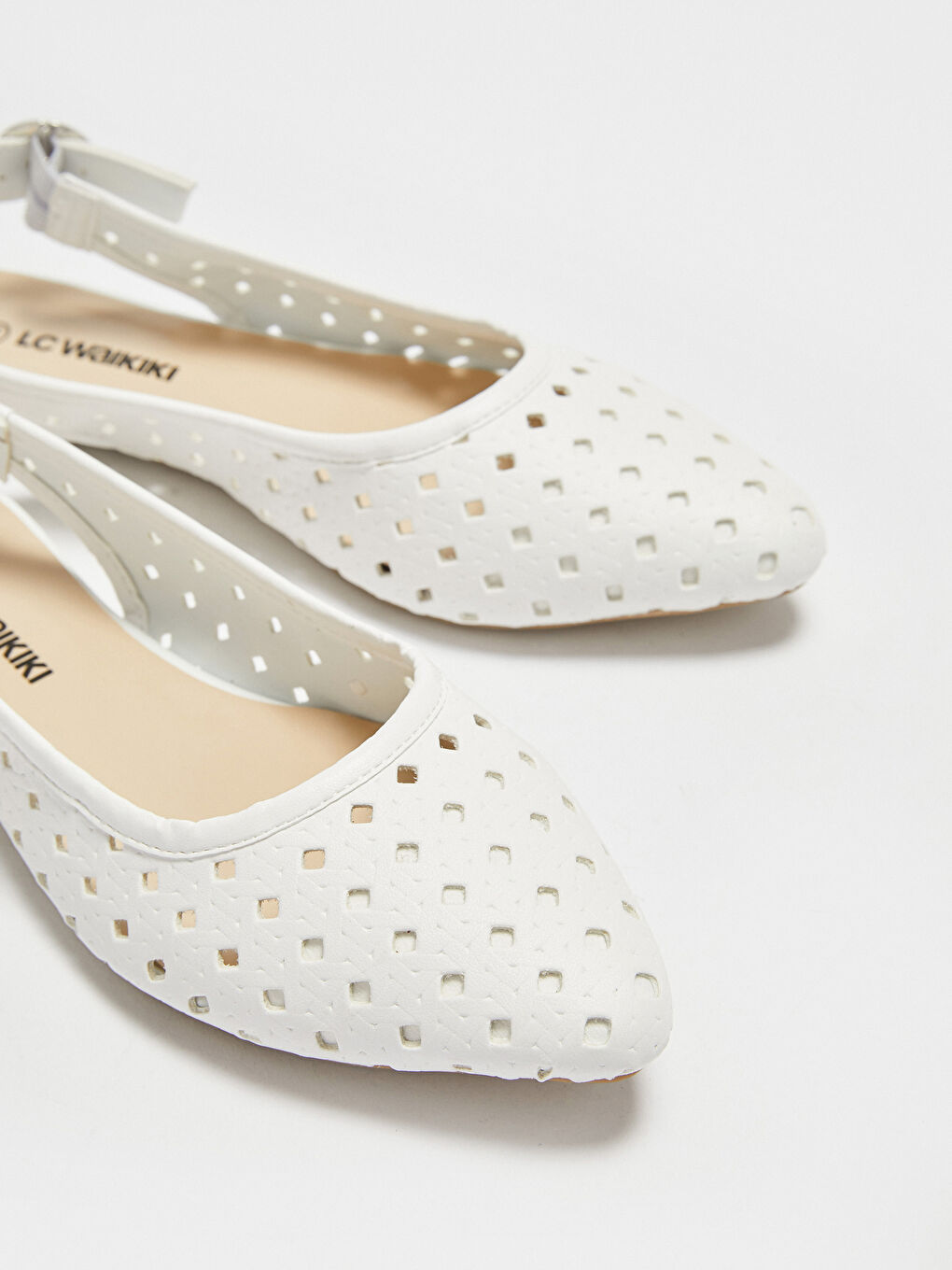 Beyaz Kadın Sivri Burun Babet Ayakkabı-4