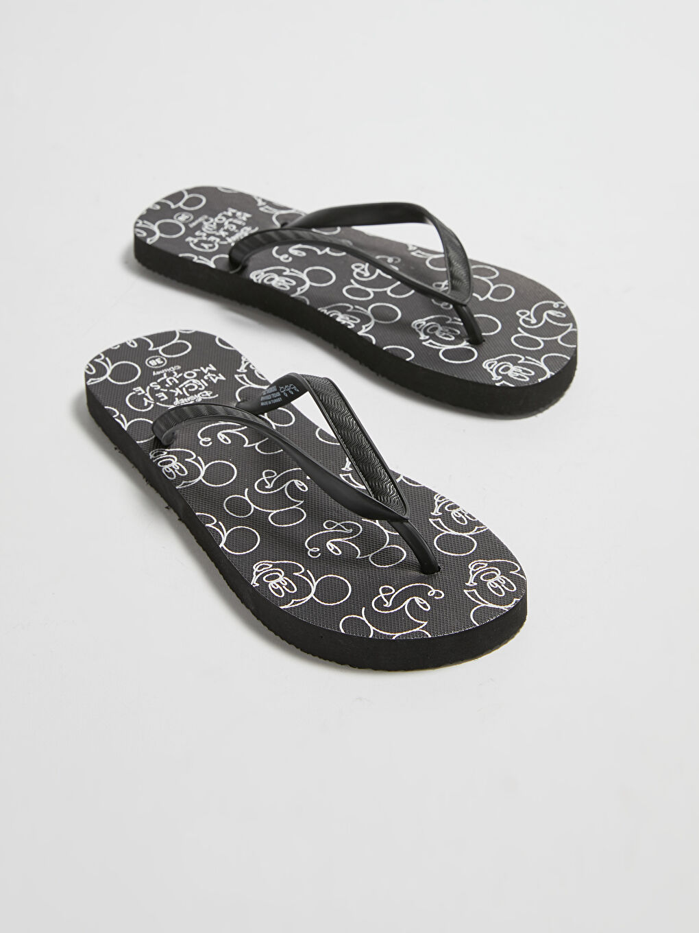 LCW STEPS Mickey Mouse Licensed Women's Flip Flops -S1HV65Z8-HUC