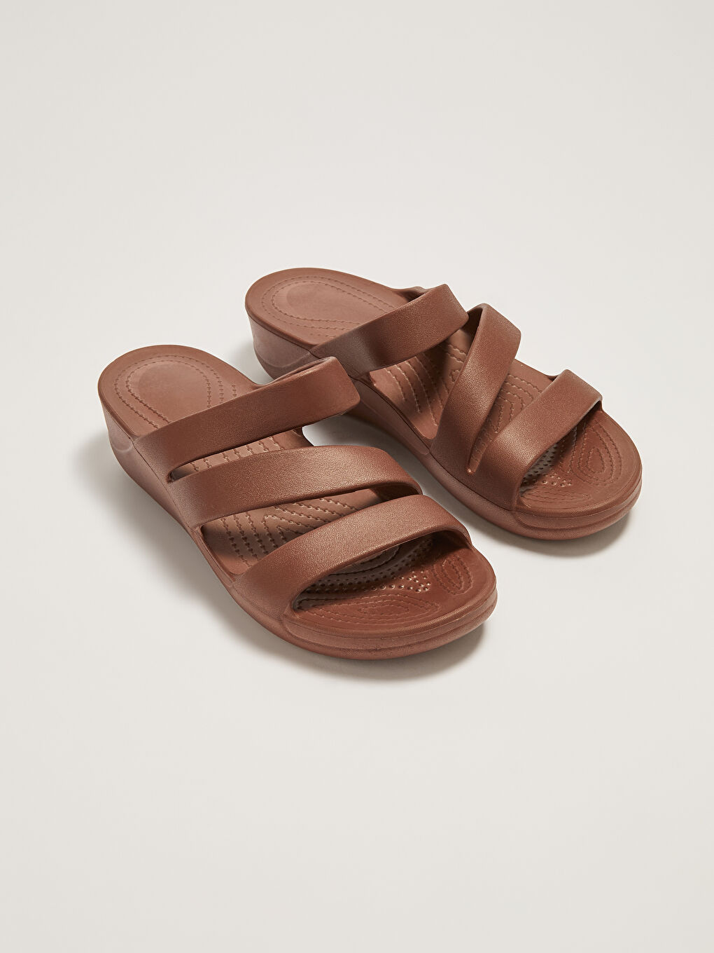 Kahverengi Çift Bantlı Kadın Plaj Terliği