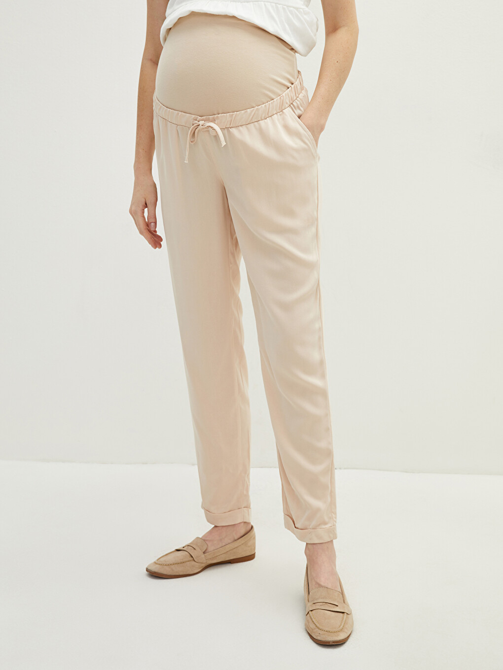 Elastic Waist Belly Paneled Pocket Detailed Viscose Maternity Trousers-3