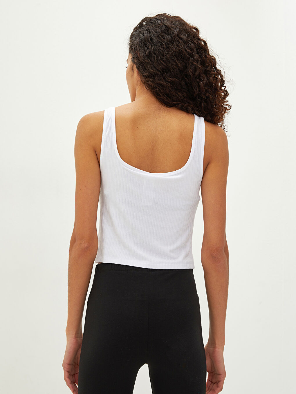 Débardeur Pour Femmes En Jersey À Fines Bretelles Et Encolure En U-4