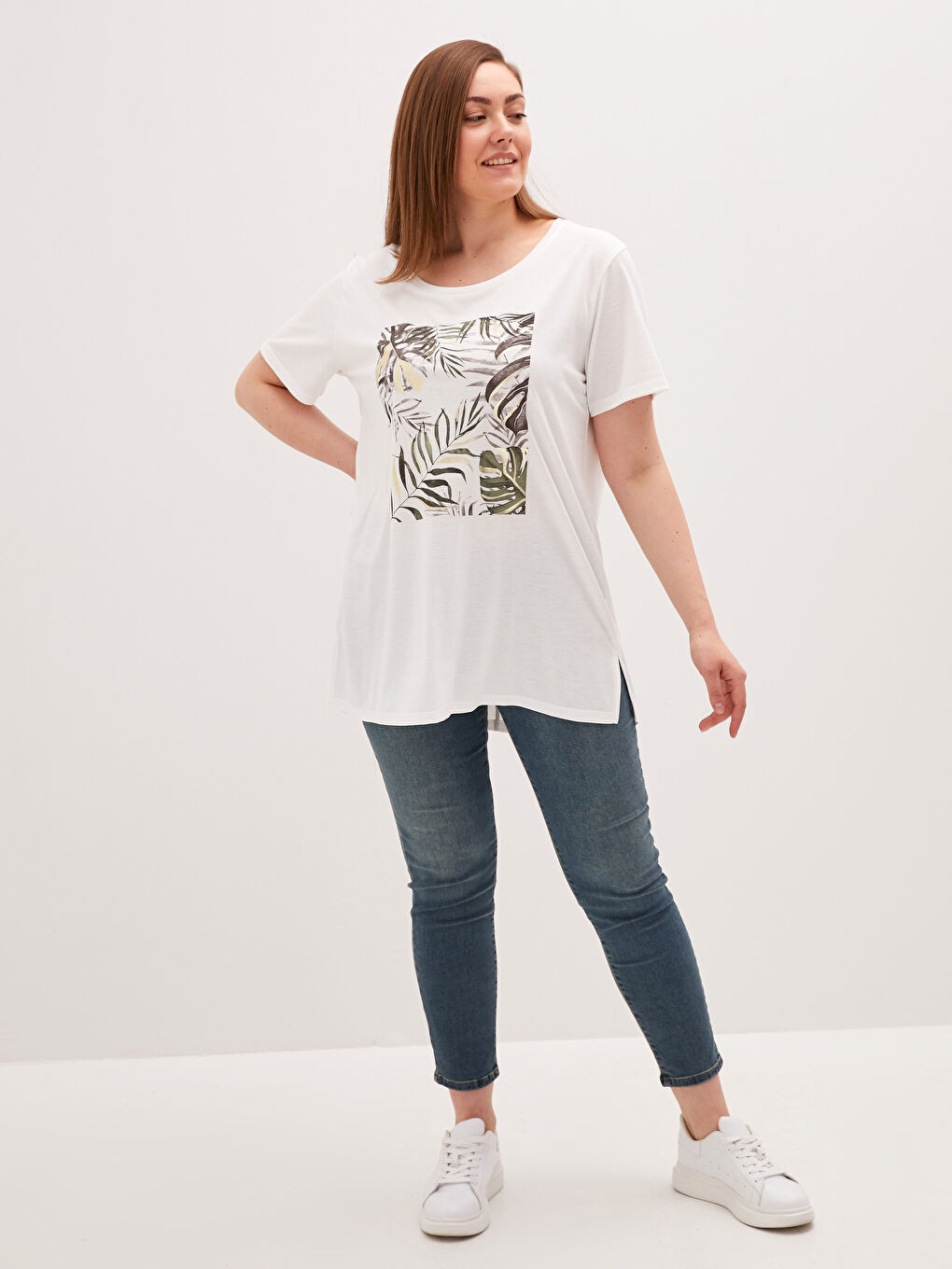 Ekru Bisiklet Yaka Baskılı Kısa Kollu Kadın Tişört-2