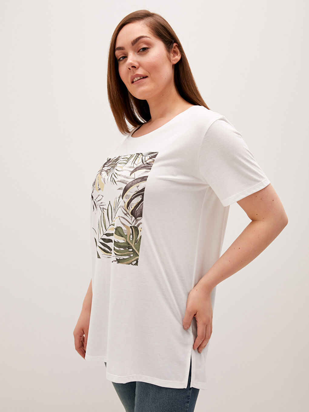 Ekru Bisiklet Yaka Baskılı Kısa Kollu Kadın Tişört-4