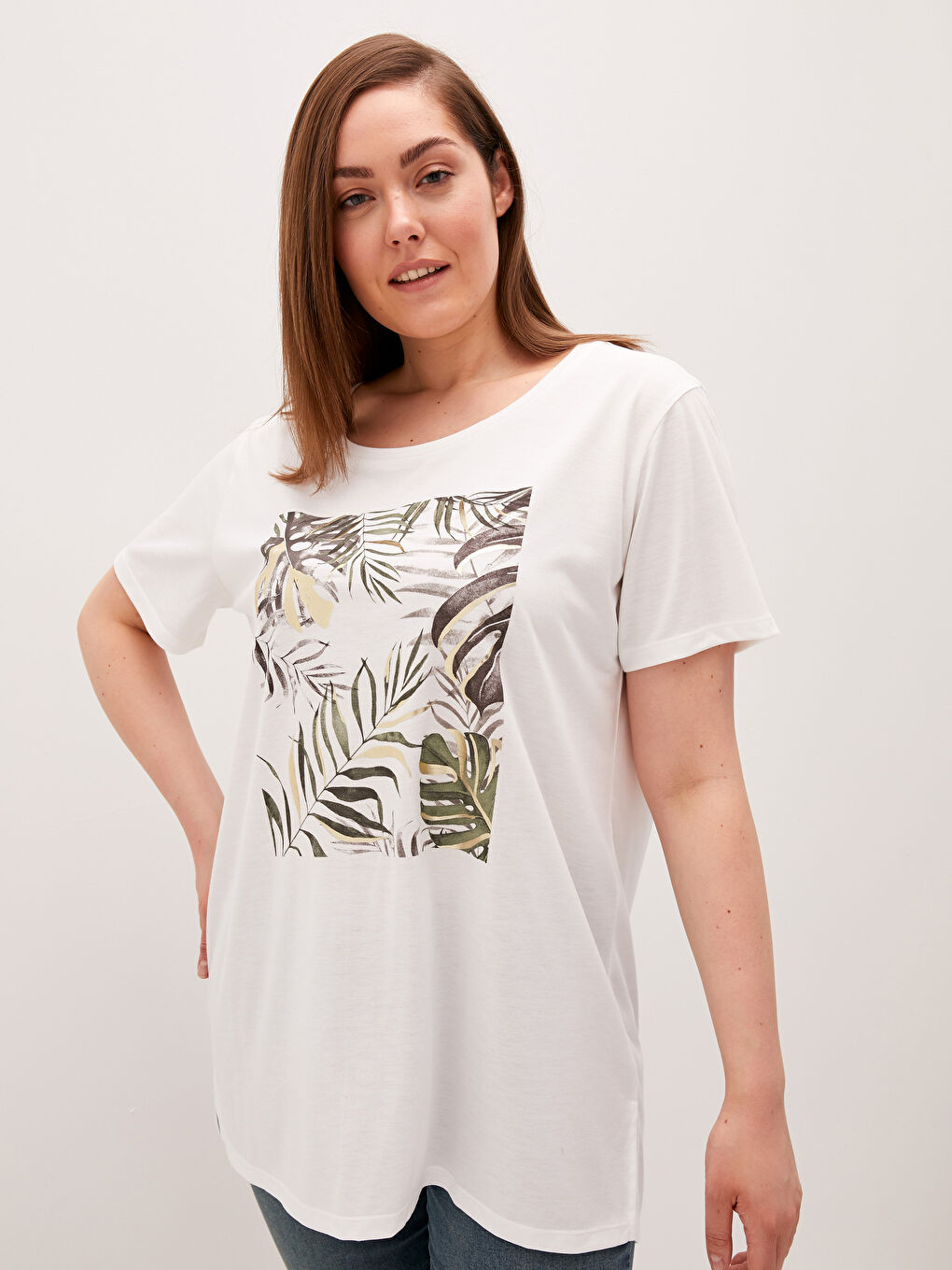 Ekru Bisiklet Yaka Baskılı Kısa Kollu Kadın Tişört