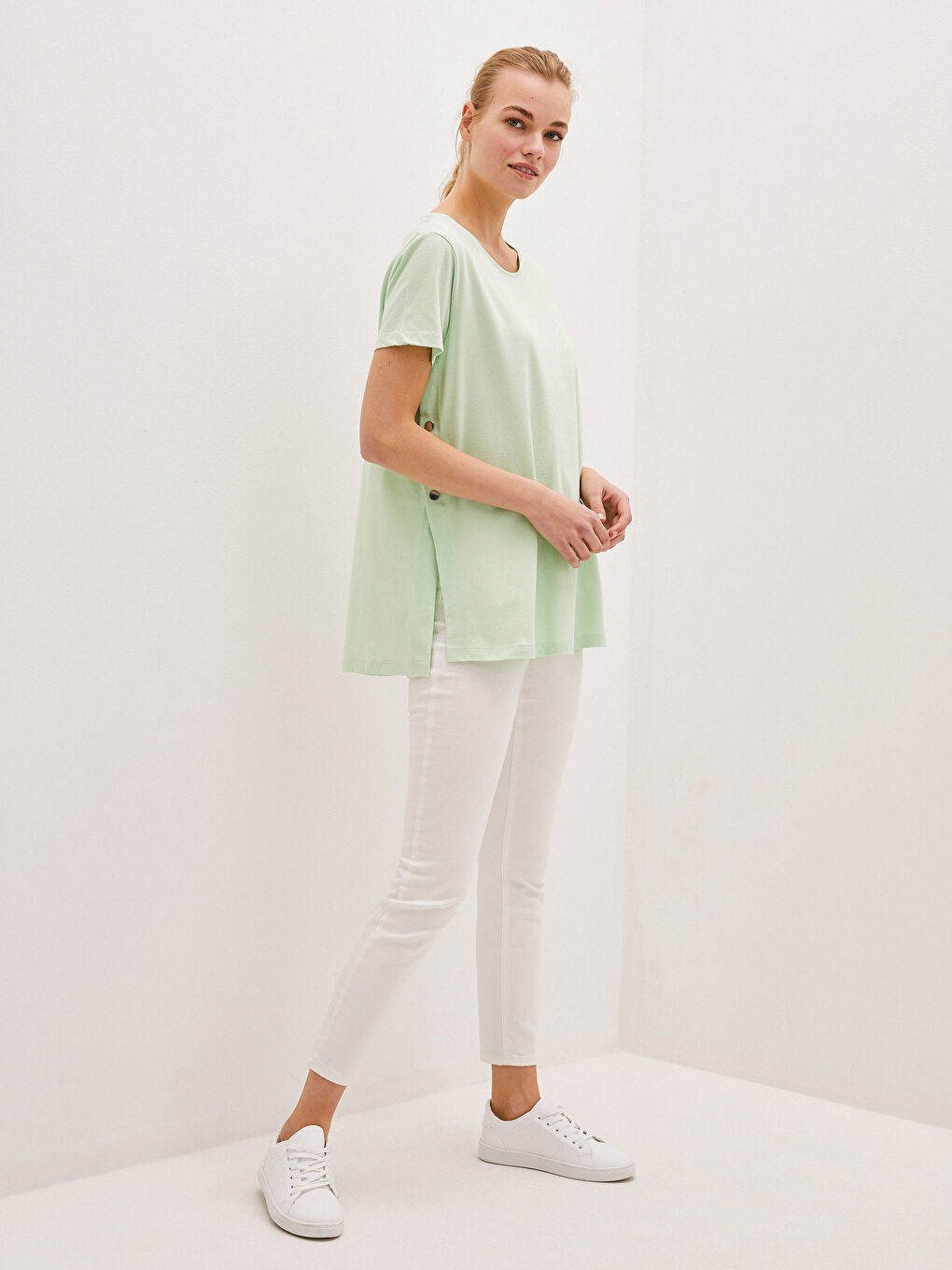 Yeşil Bisiklet Yaka Düz Kısa Kollu Kadın Tişört-6