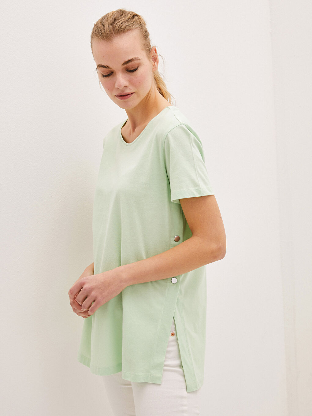 Yeşil Bisiklet Yaka Düz Kısa Kollu Kadın Tişört-4