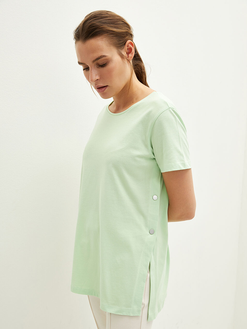 Yeşil Bisiklet Yaka Düz Kısa Kollu Kadın Tişört