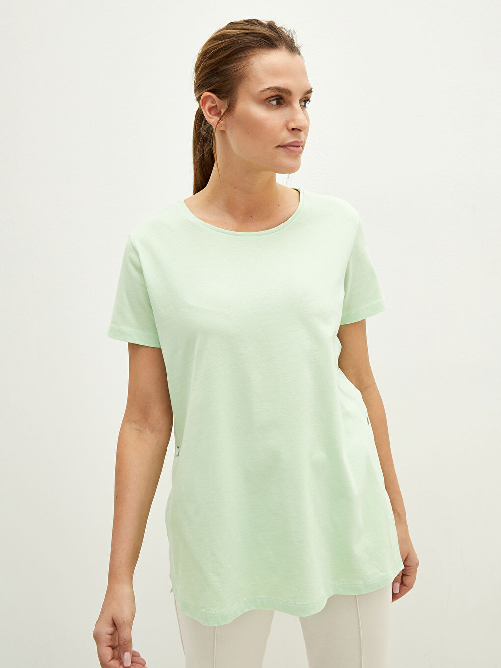 Yeşil Bisiklet Yaka Düz Kısa Kollu Kadın Tişört-1