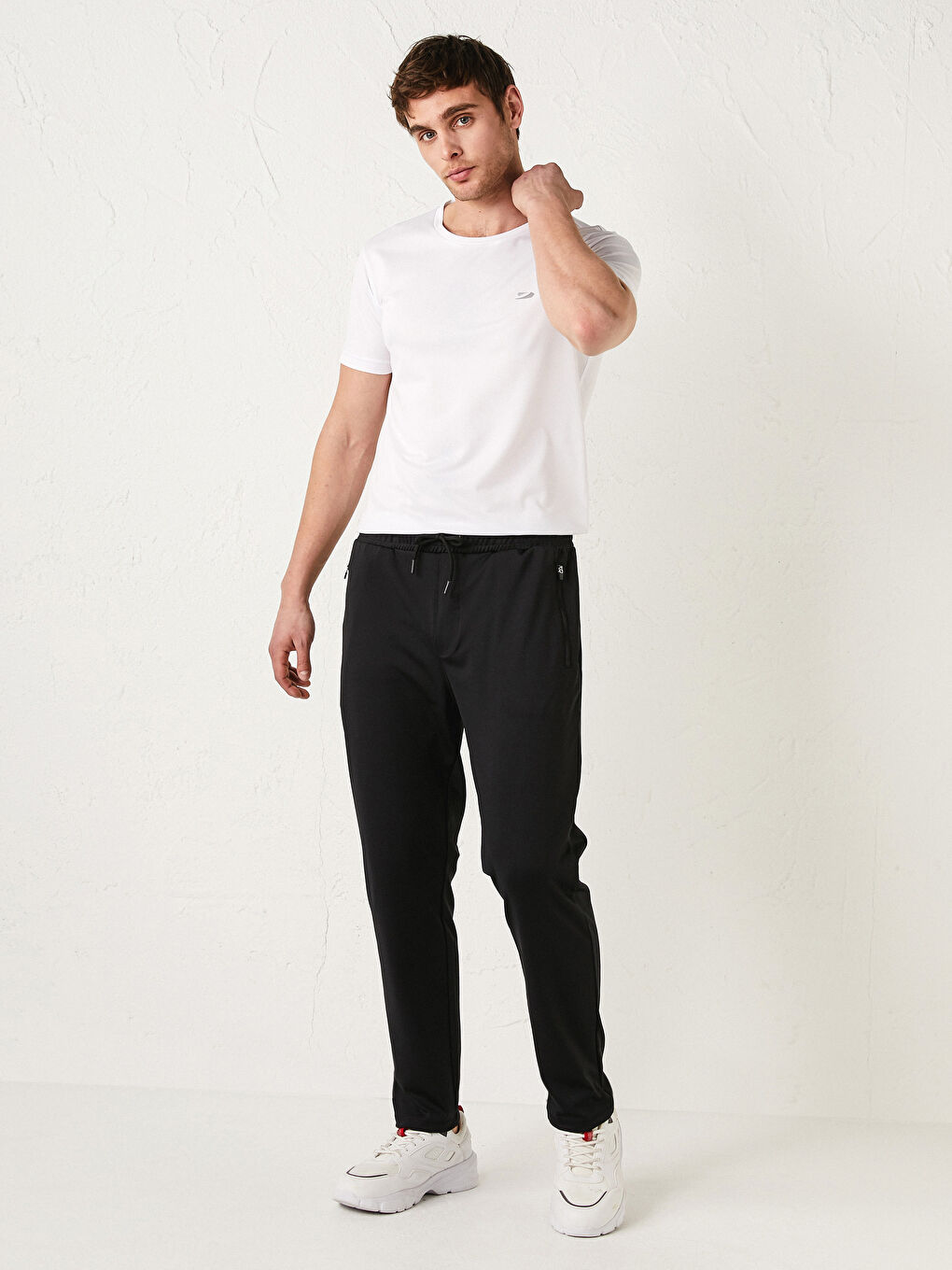 Siyah Standart Kalıp Aktif Spor Erkek Eşofman Altı-1