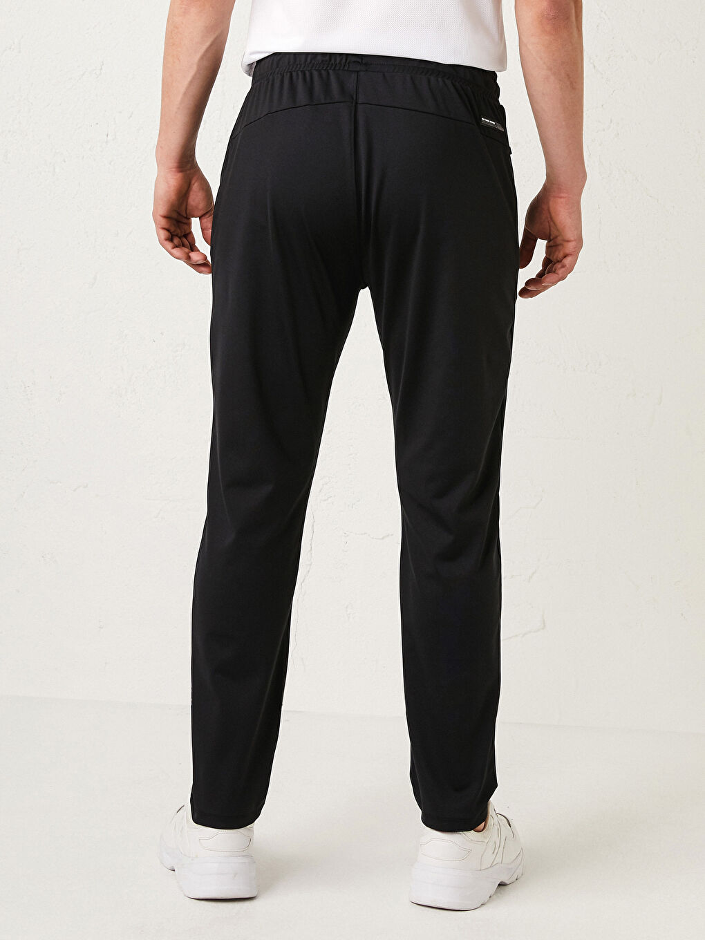 Siyah Standart Kalıp Aktif Spor Erkek Eşofman Altı-3