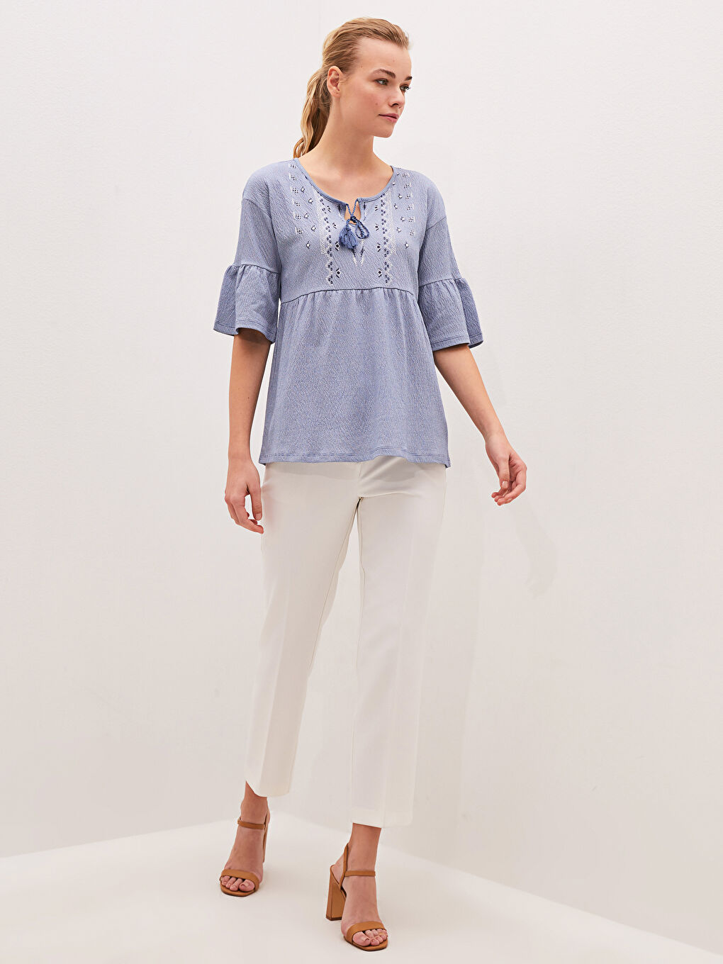 Bağlamalı Yaka Desenli Kadın Bluz-2