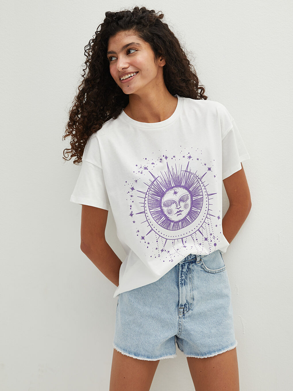 Ekru Bisiklet Yaka Baskılı Kısa Kollu Pamuklu Kadın Tişört