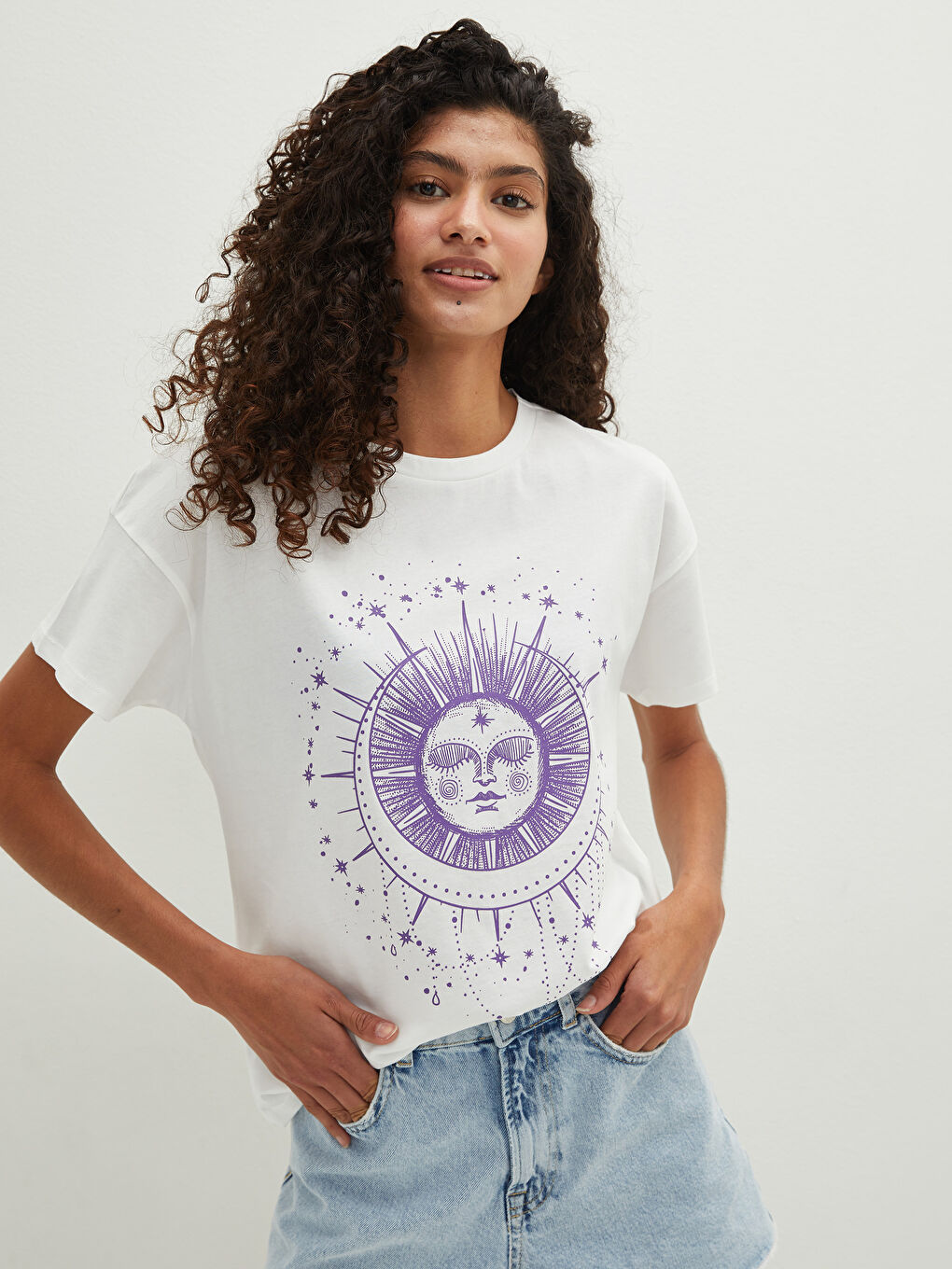 Ekru Bisiklet Yaka Baskılı Kısa Kollu Pamuklu Kadın Tişört-1