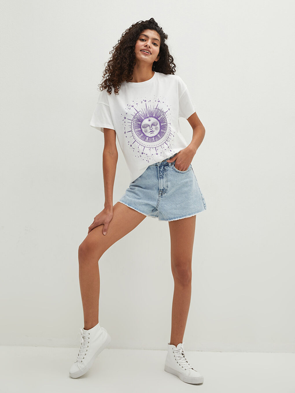 Ekru Bisiklet Yaka Baskılı Kısa Kollu Pamuklu Kadın Tişört-4