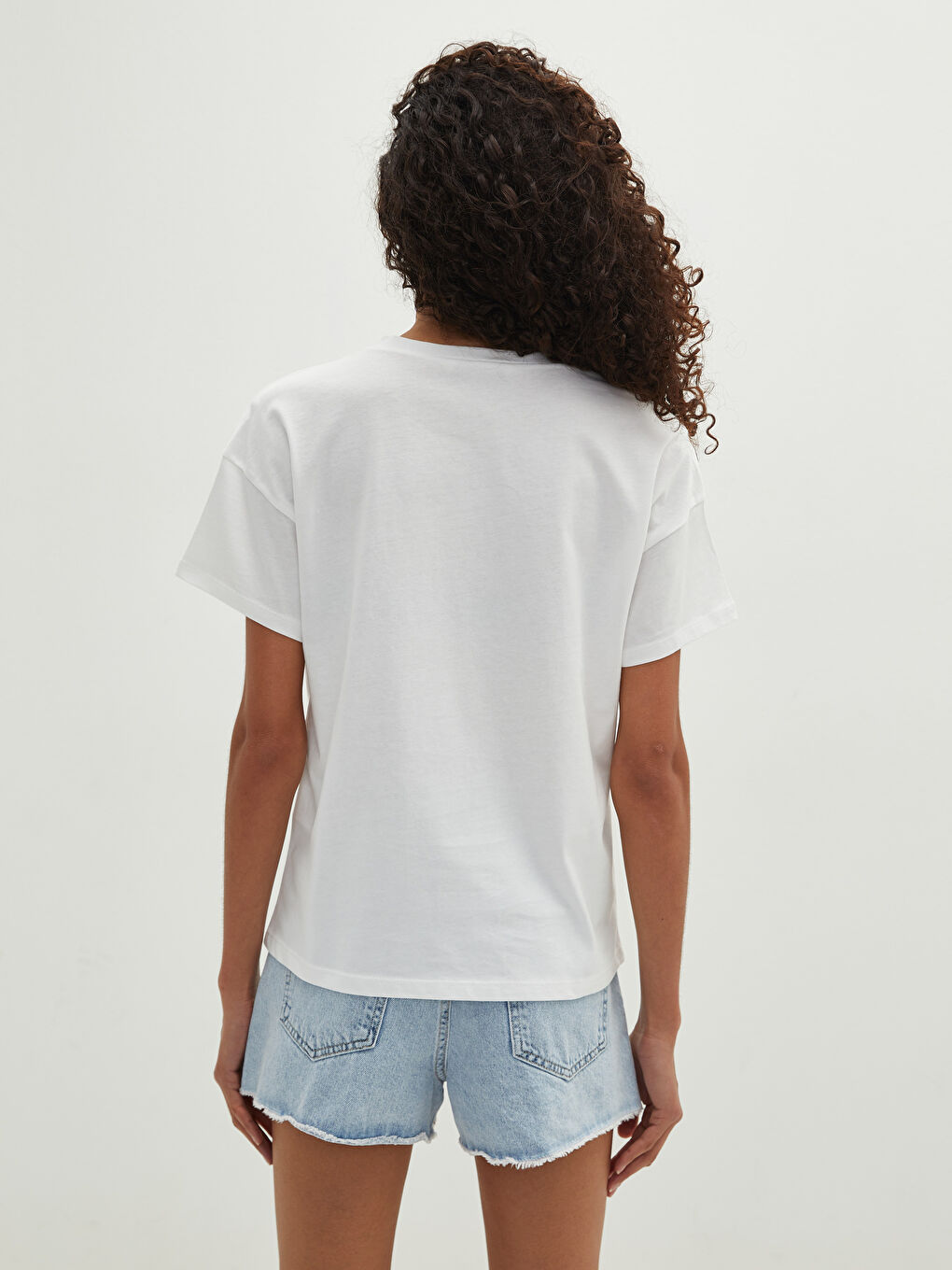 Ekru Bisiklet Yaka Baskılı Kısa Kollu Pamuklu Kadın Tişört-5