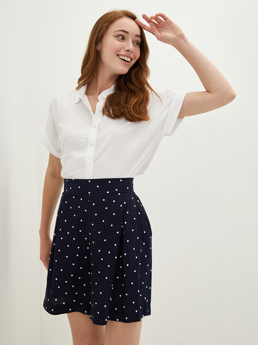 Shorts pour Femmes en Viscose à Taille Élastique à Pois avec Détails de Poche-1