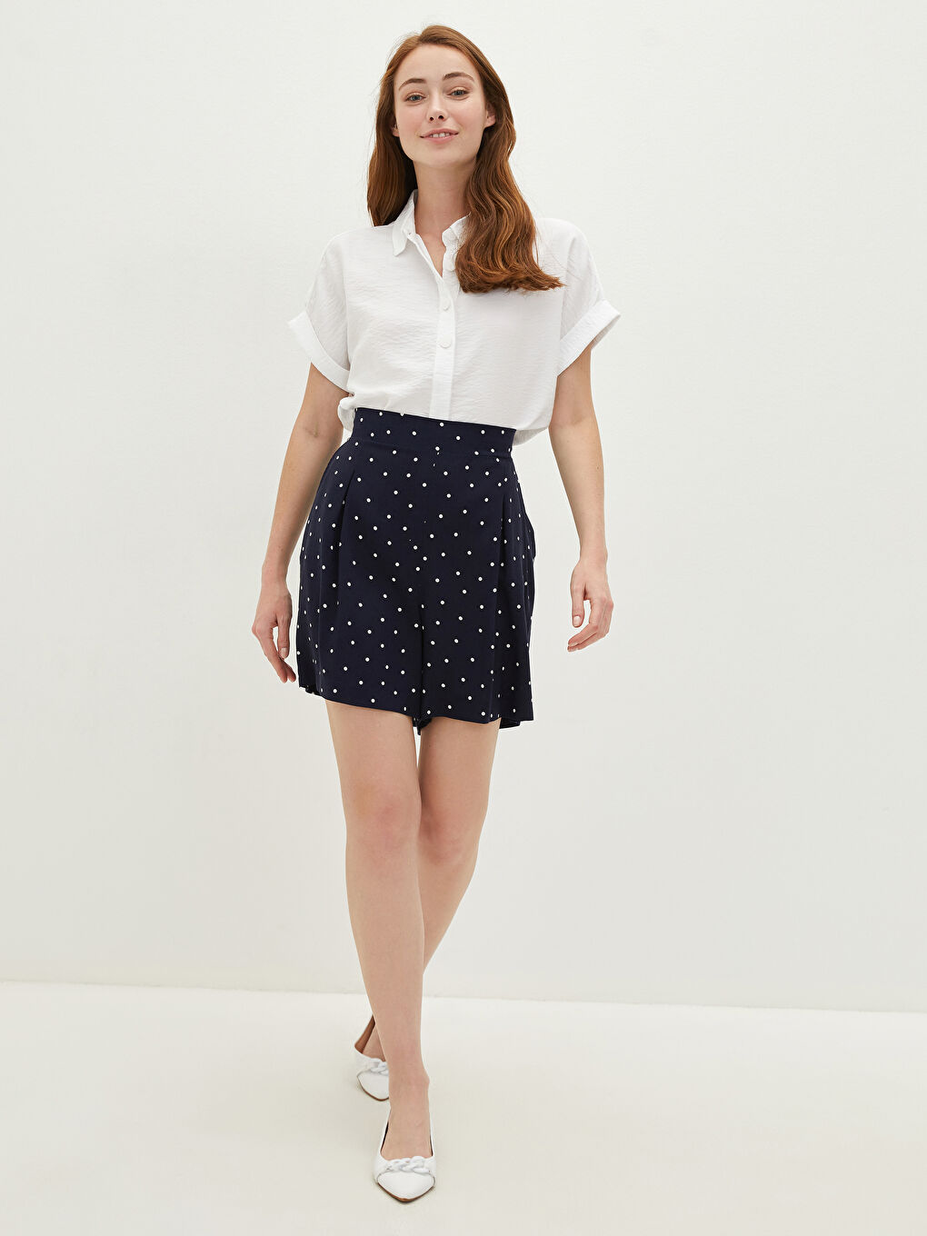 Shorts pour Femmes en Viscose à Taille Élastique à Pois avec Détails de Poche-2