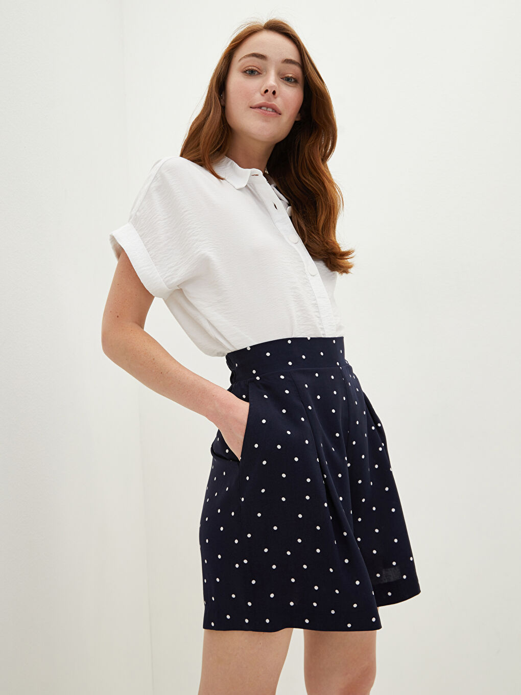 Shorts pour Femmes en Viscose à Taille Élastique à Pois avec Détails de Poche-4