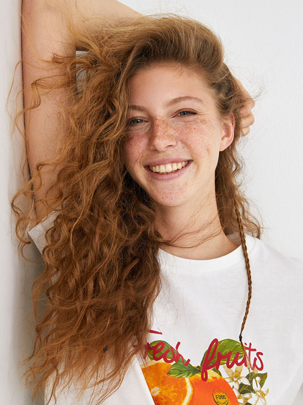 Beyaz Bisiklet Yaka Baskılı Kısa Kollu Kadın Tişört-1