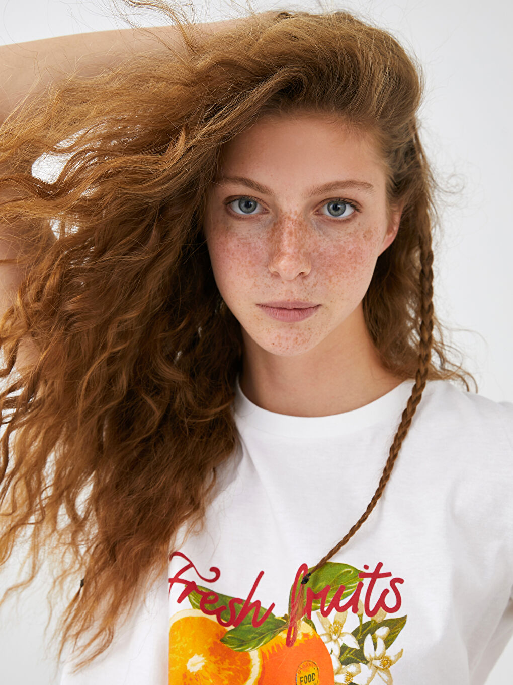 Beyaz Bisiklet Yaka Baskılı Kısa Kollu Kadın Tişört-2