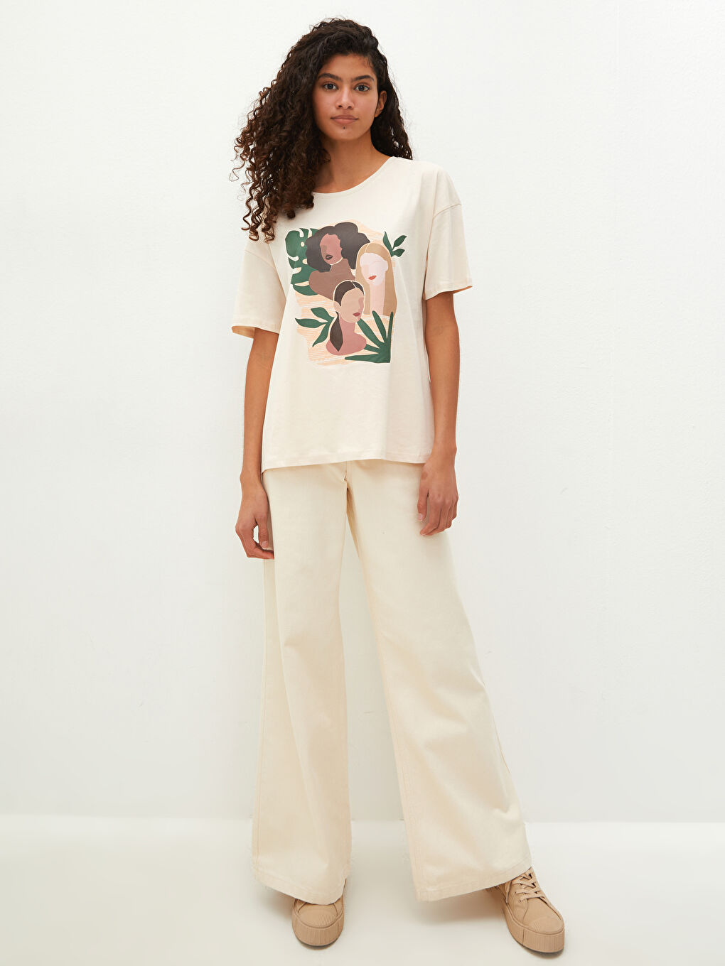 Bej Bisiklet Yaka Baskılı Kısa Kollu Pamuklu Kadın Tişört-2