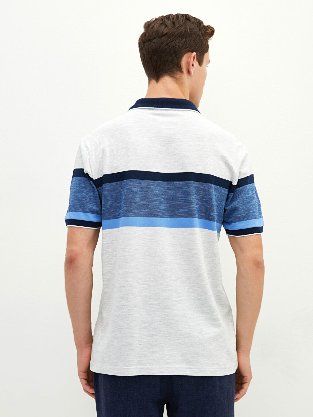 تي شيرت رجالي بياقة بولو وكم قصير مخطط-3