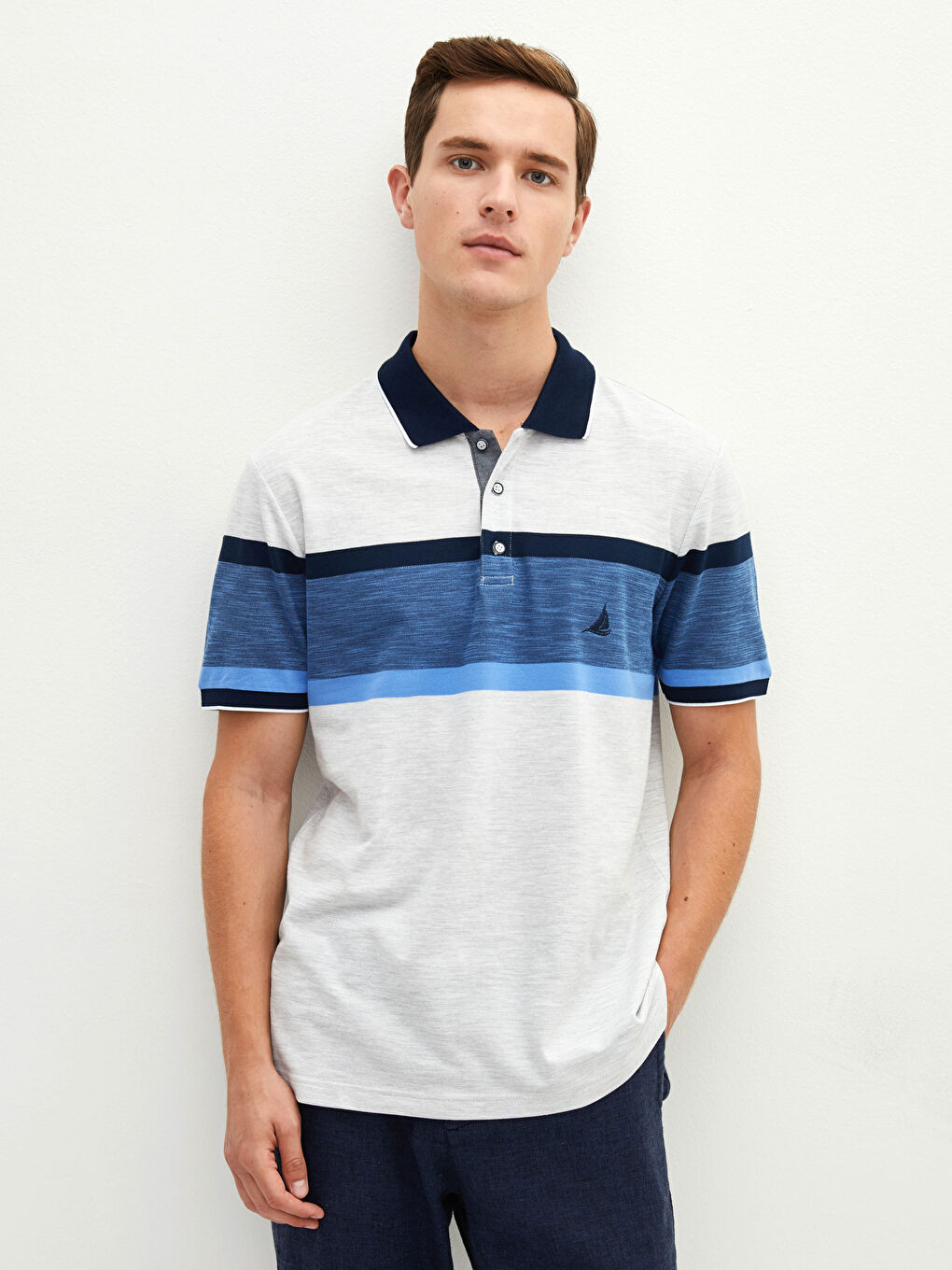 تي شيرت رجالي بياقة بولو وكم قصير مخطط-1