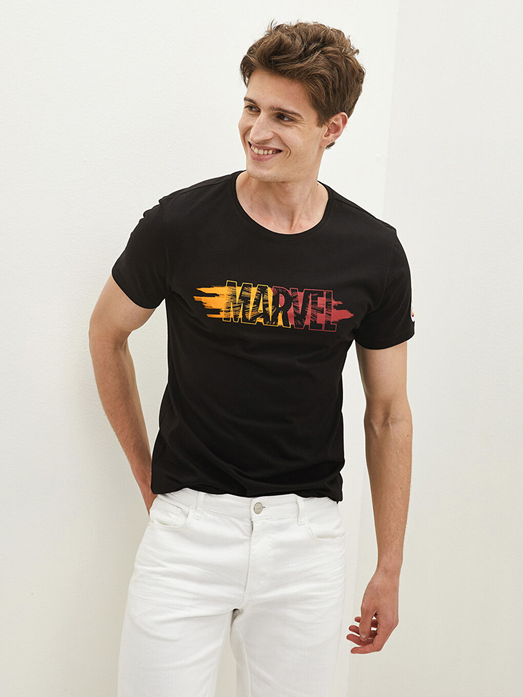 Siyah Bisiklet Yaka Kısa Kollu Galatasaray Baskılı Penye Erkek Tişört-3