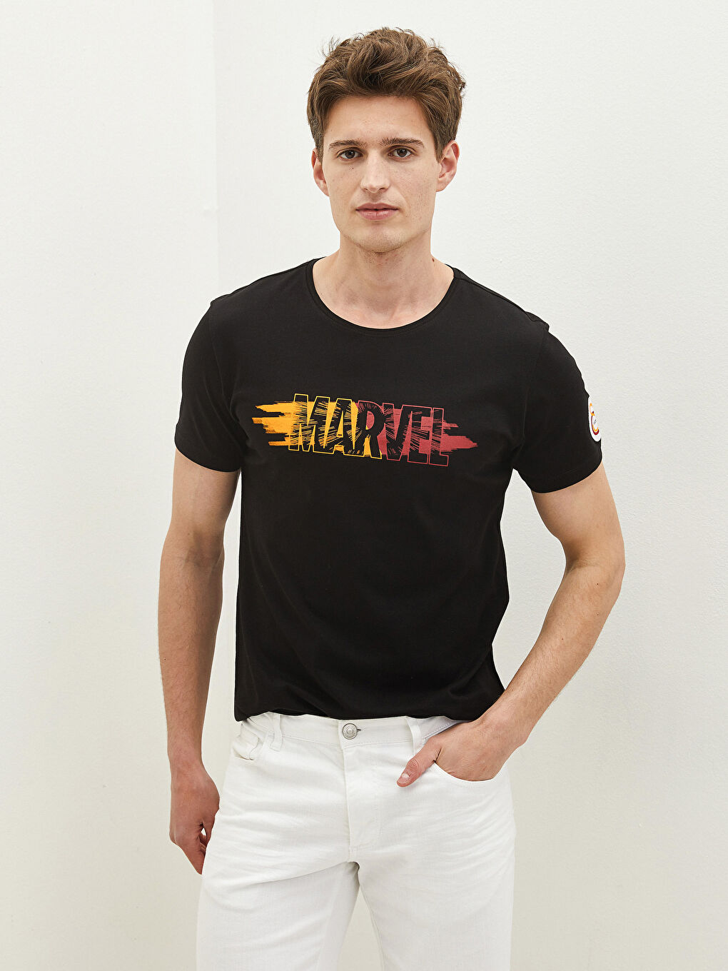 Siyah Bisiklet Yaka Kısa Kollu Galatasaray Baskılı Penye Erkek Tişört