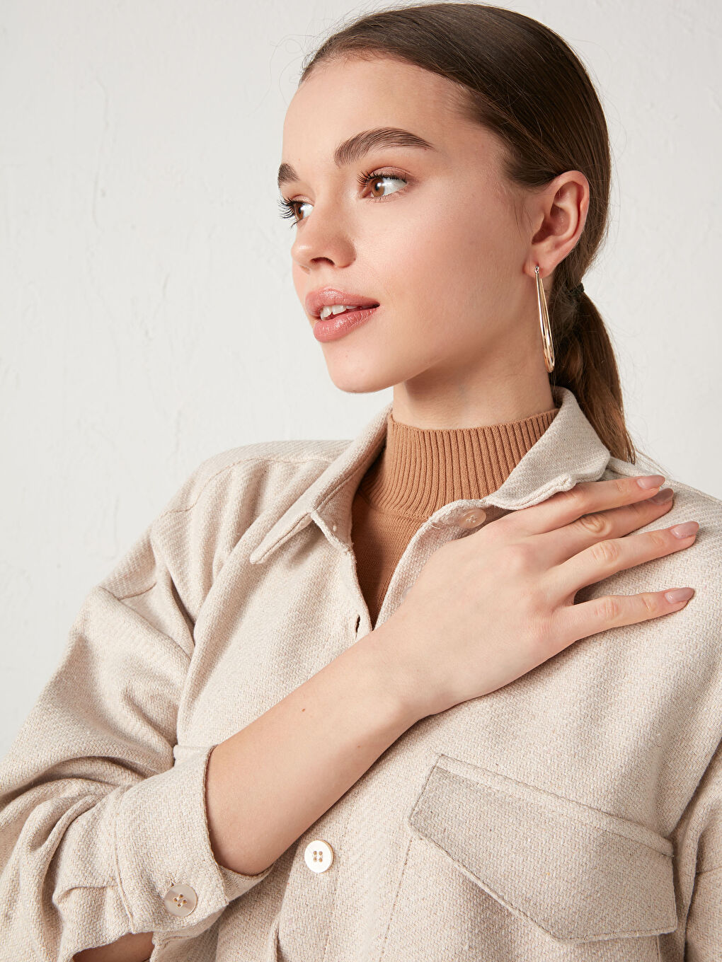 Риза с джобове, права, с дълъг ръкав за жени-3