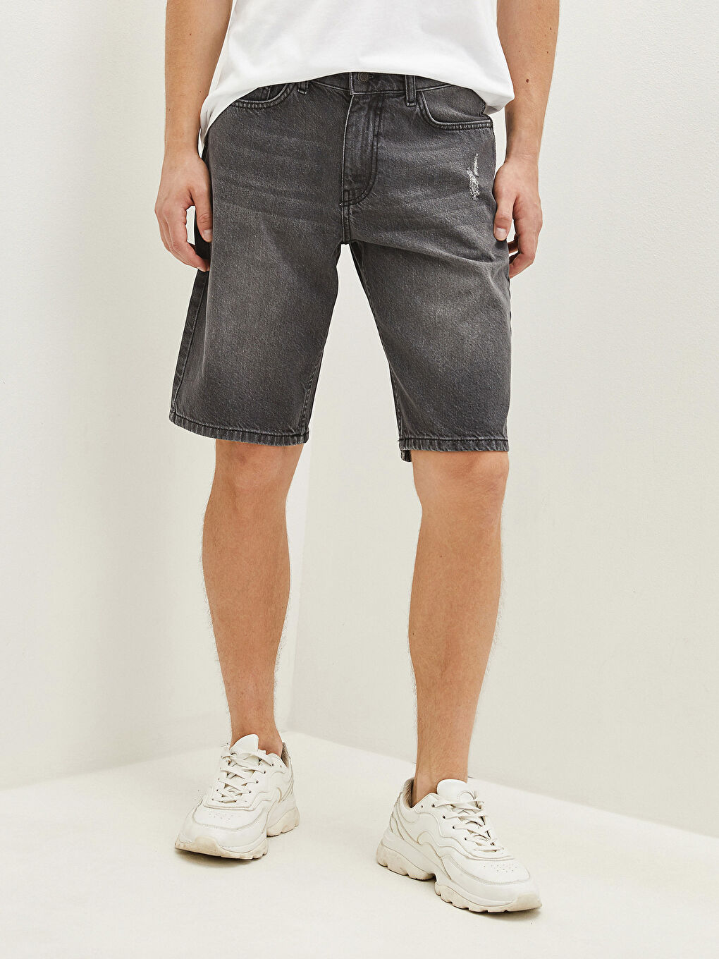 Standard Fit Men's Denim Shorts-4