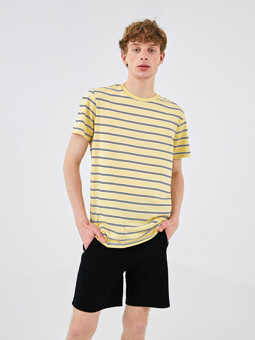 Siyah Dar Kalıp Erkek Spor Şort-1