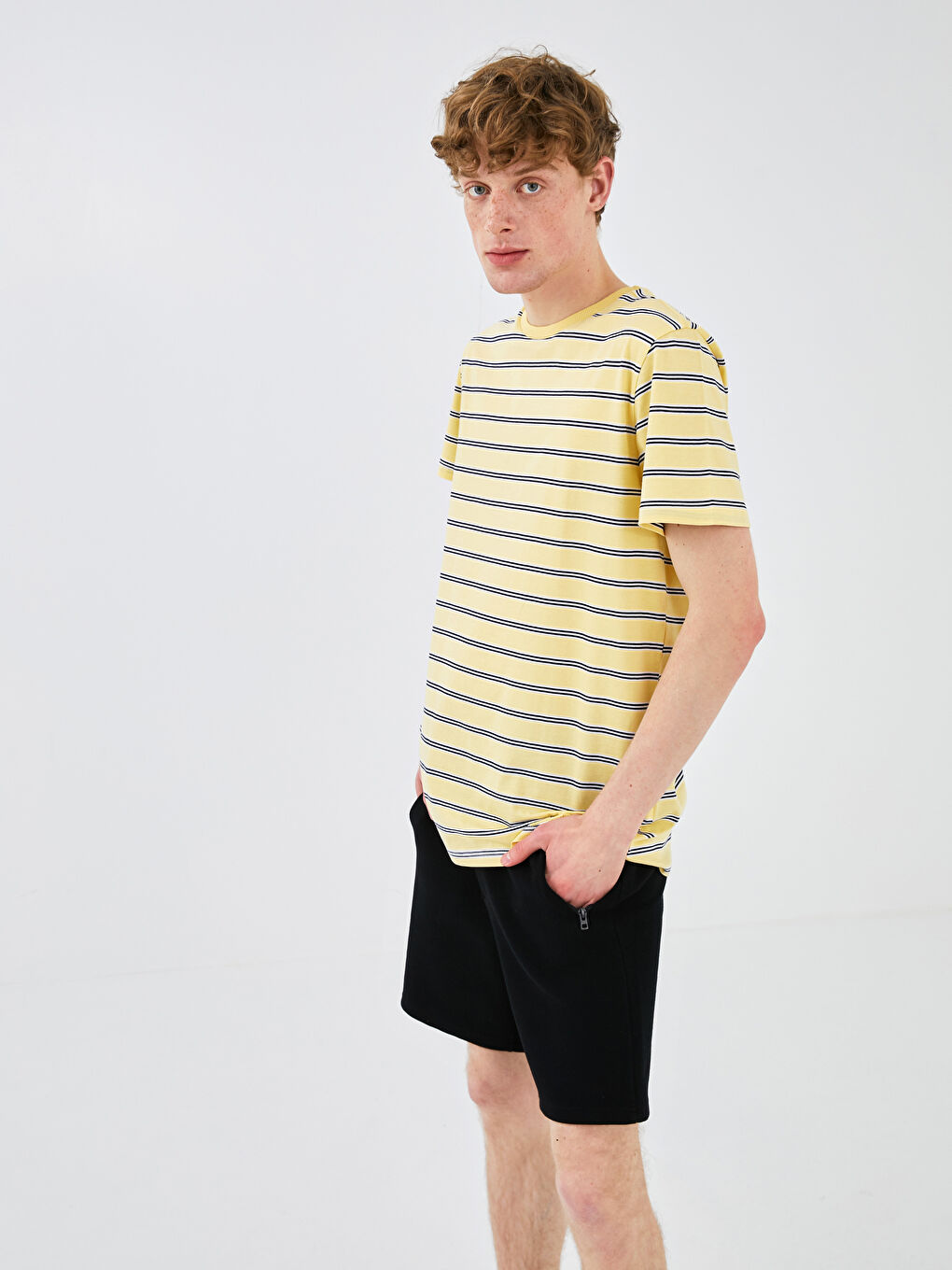 Siyah Dar Kalıp Erkek Spor Şort-3