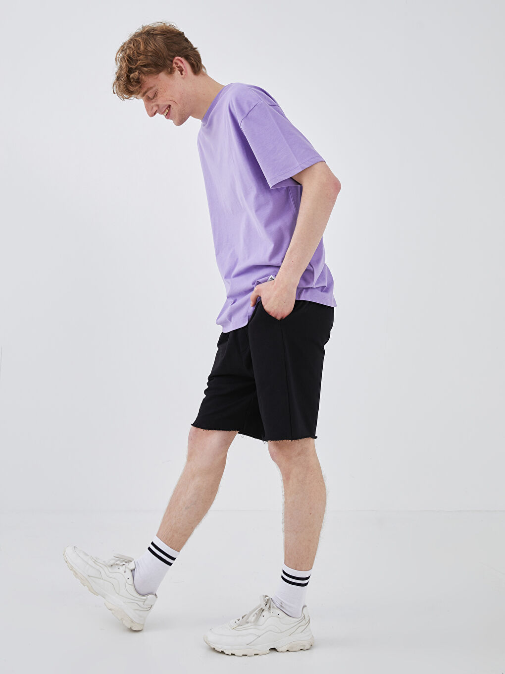 Siyah Standart Kalıp Beli Bağlama Detaylı Erkek Şort-5