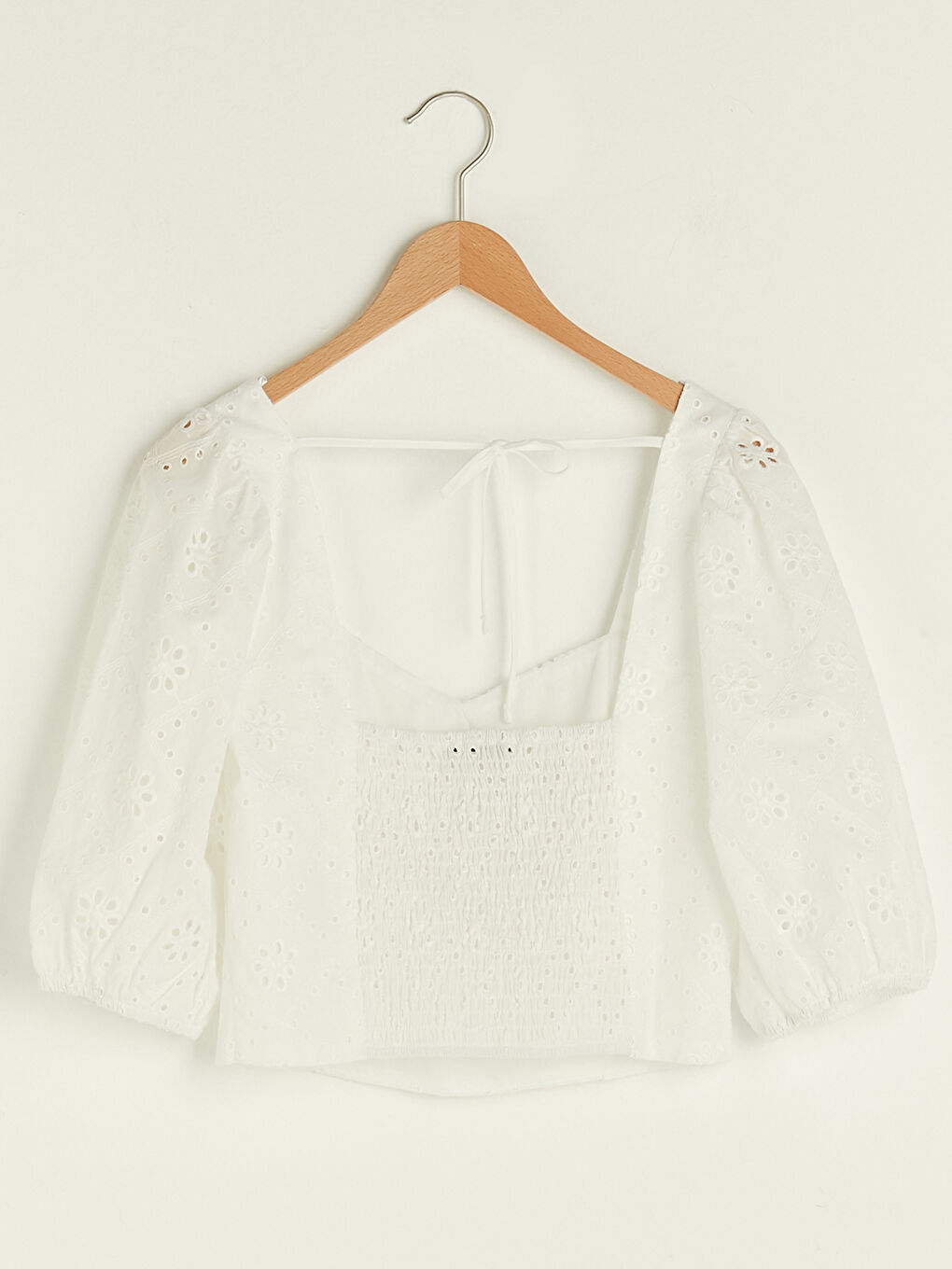 بلوزة قطن مطرزة بياقة على شكل قلب وكم قصير للسيدات-6
