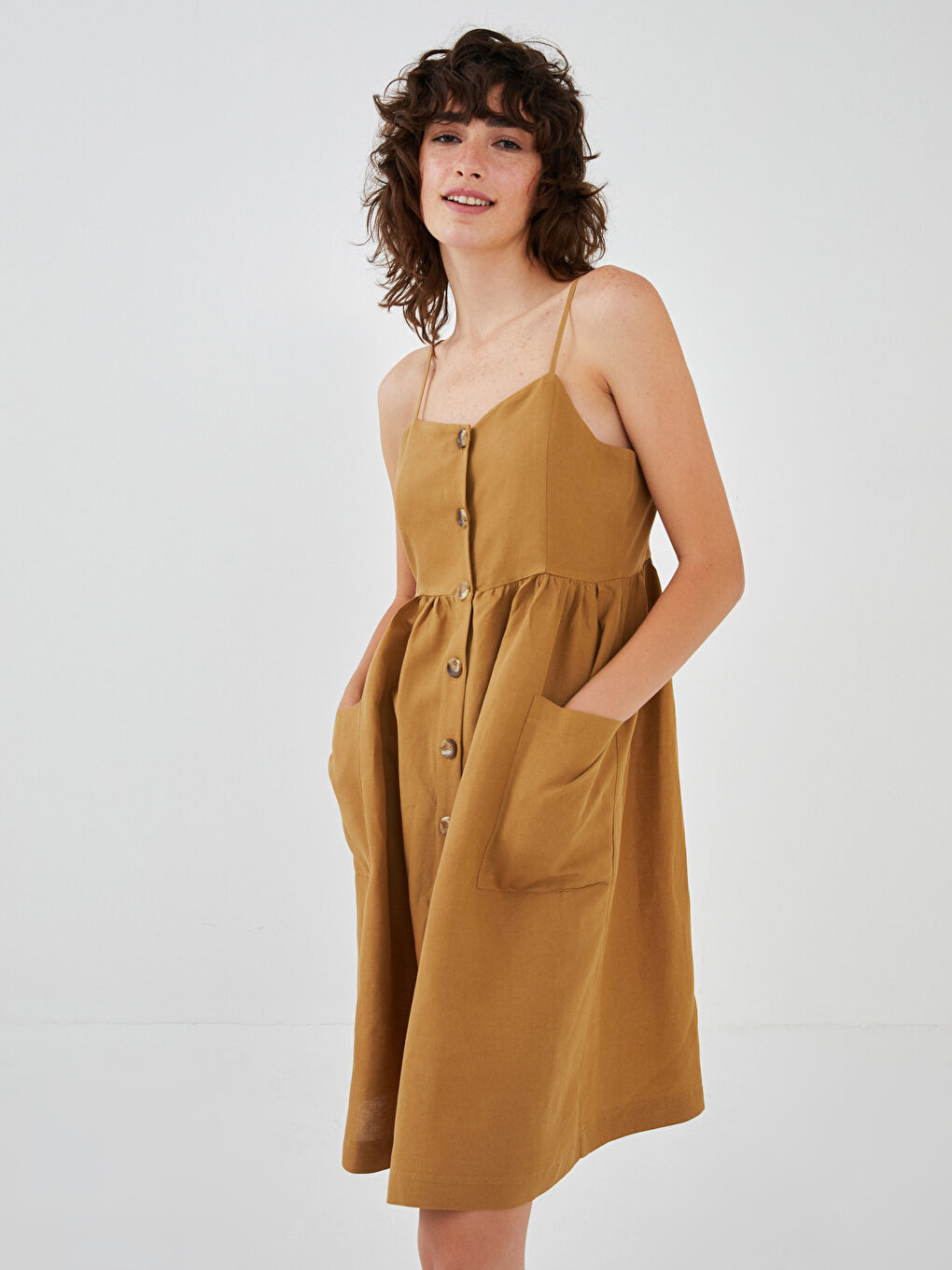 Rochie Femei Cu Bretele Detaliată Cu Buzunar Și Nasturi Frontal-2